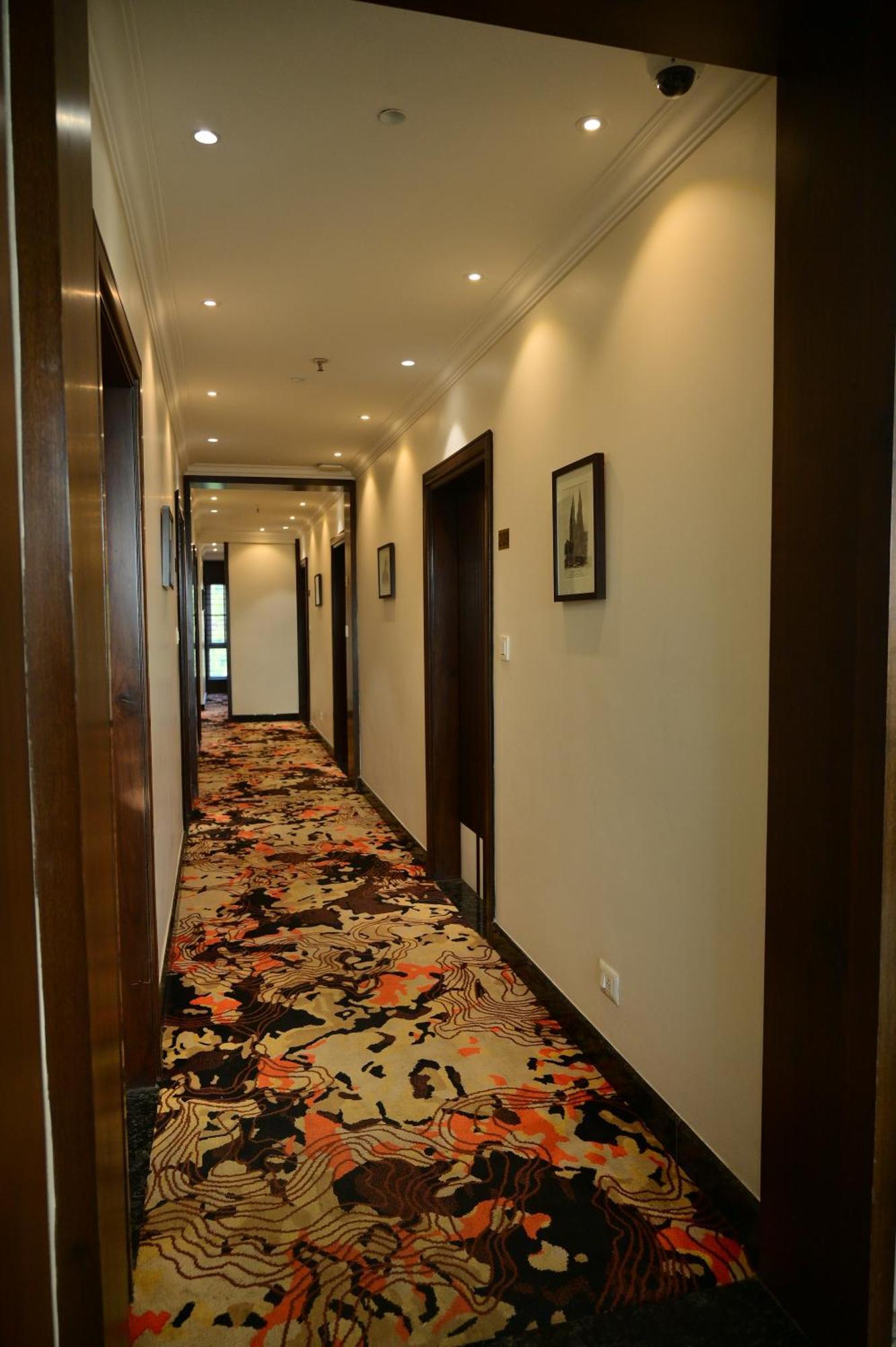 Hotel Golden Riviera 迈索尔 外观 照片