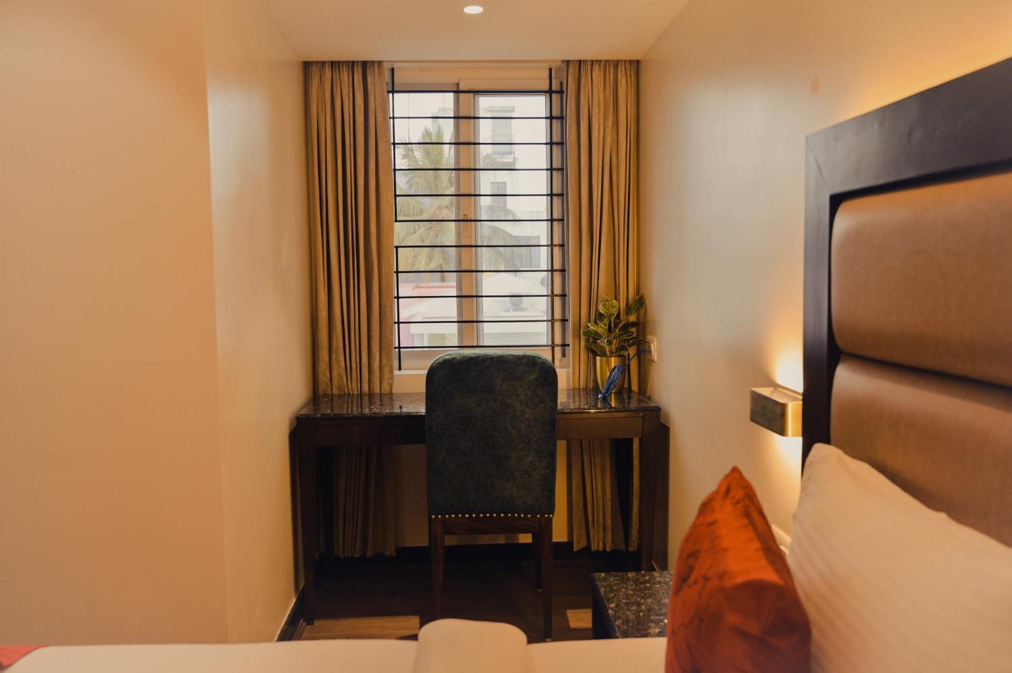 Hotel Golden Riviera 迈索尔 外观 照片