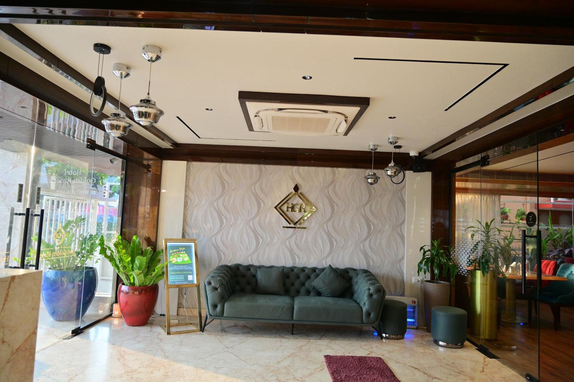 Hotel Golden Riviera 迈索尔 外观 照片