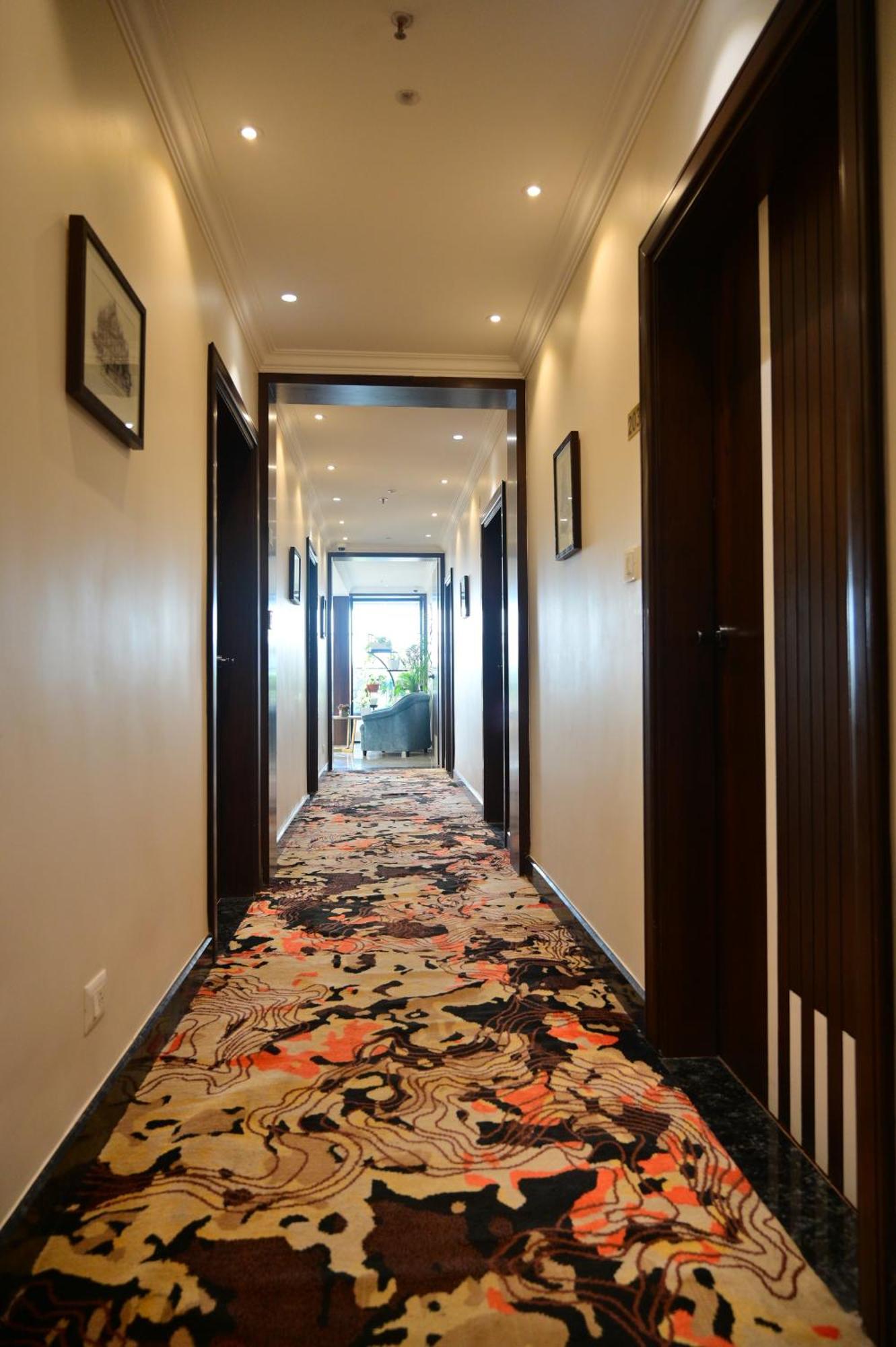Hotel Golden Riviera 迈索尔 外观 照片