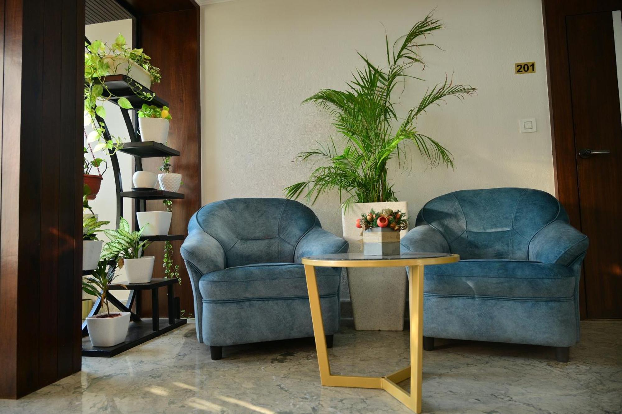 Hotel Golden Riviera 迈索尔 外观 照片