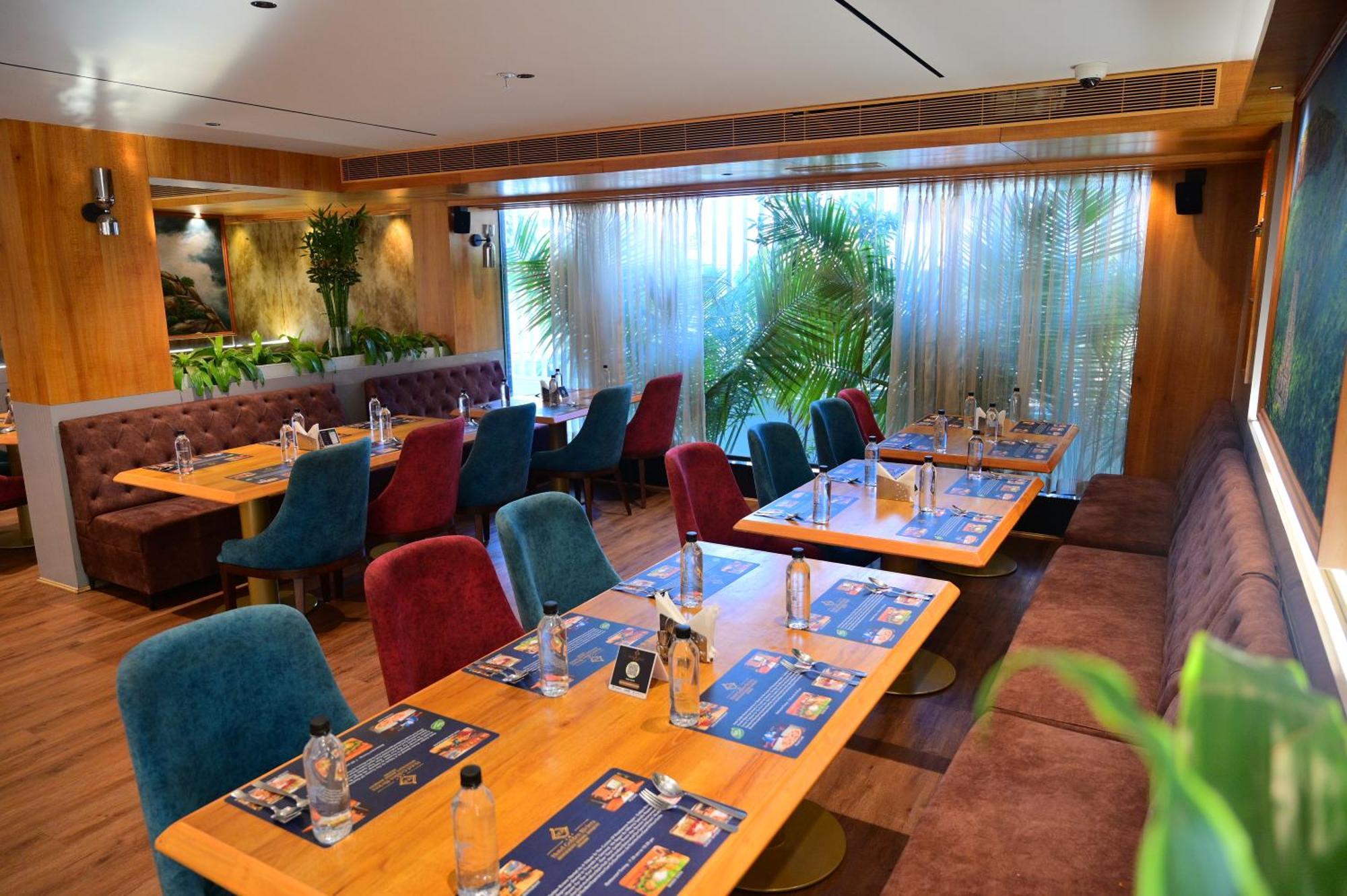 Hotel Golden Riviera 迈索尔 外观 照片