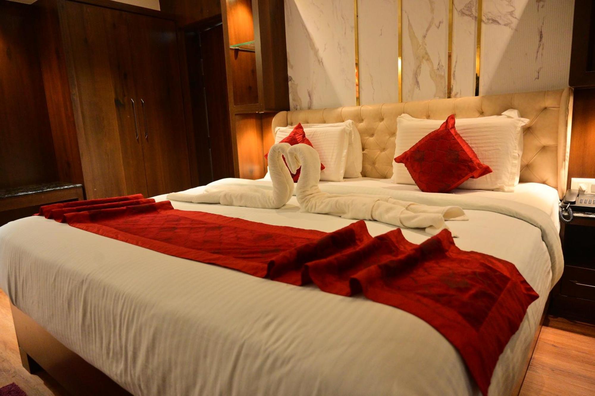 Hotel Golden Riviera 迈索尔 客房 照片