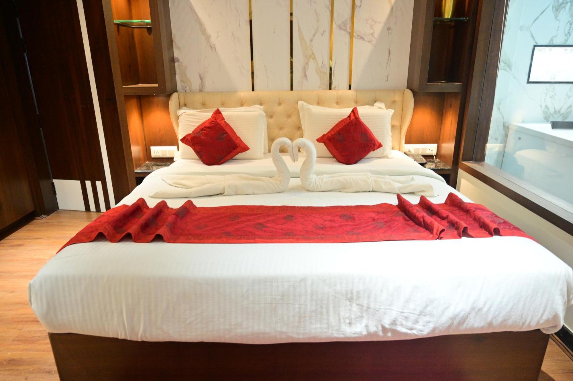 Hotel Golden Riviera 迈索尔 客房 照片